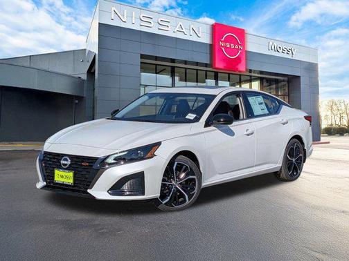 2025 Nissan Altima SR FWD