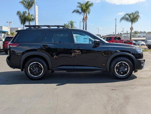 2025 Nissan Pathfinder Rock Creek