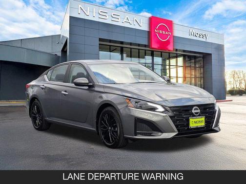 2025 Nissan Altima SV FWD