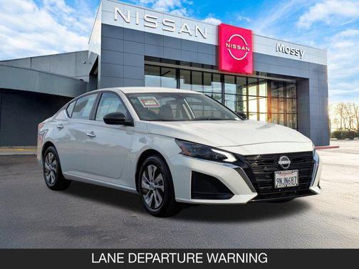 2025 Nissan Altima S FWD