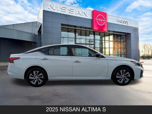 2025 Nissan Altima S FWD