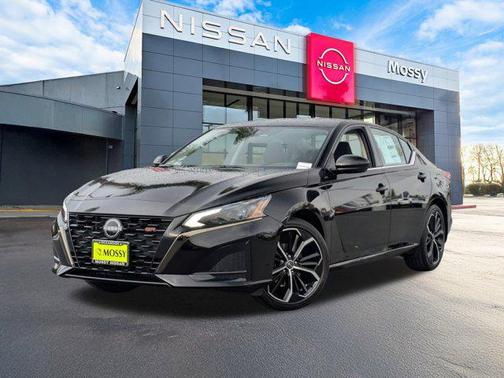 2025 Nissan Altima SR FWD