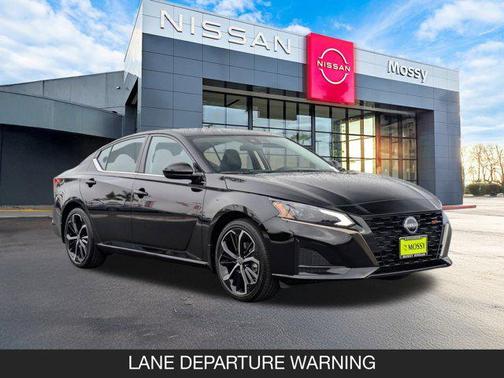 2025 Nissan Altima SR FWD