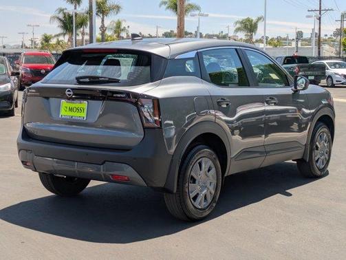 2025 Nissan Kicks S