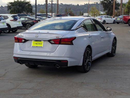 2025 Nissan Altima SR FWD
