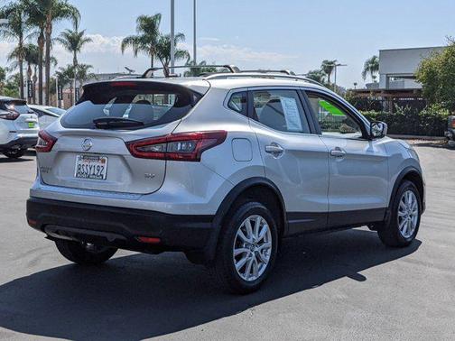 Brilliant Silver Metallic 2020 Nissan Rogue Sport SV