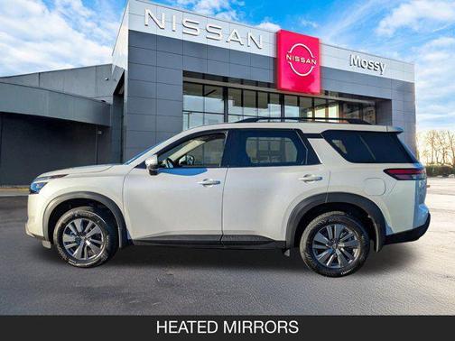 2025 Nissan Pathfinder SV FWD