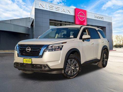 2025 Nissan Pathfinder SV FWD