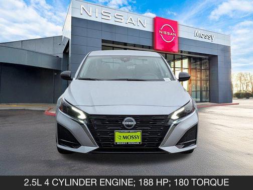 2025 Nissan Altima SV FWD