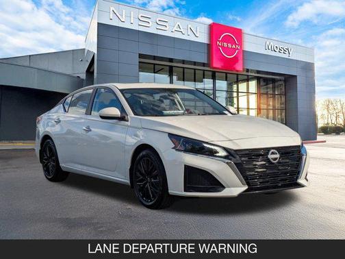 2025 Nissan Altima SV FWD