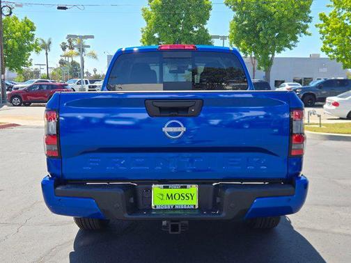 2025 Nissan Frontier SV