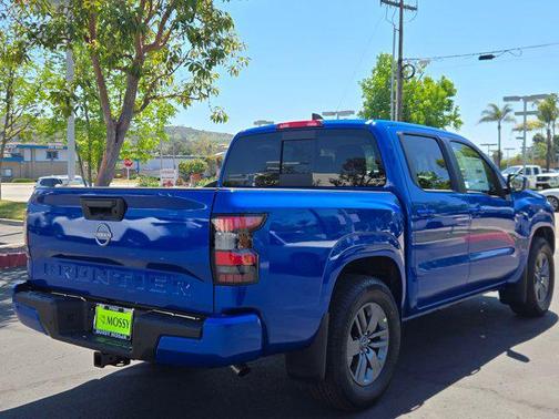 2025 Nissan Frontier SV