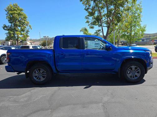 2025 Nissan Frontier SV