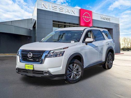 2025 Nissan Pathfinder SV FWD