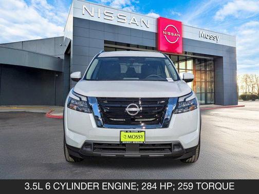 2025 Nissan Pathfinder SV FWD