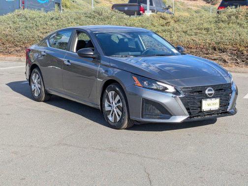 2025 Nissan Altima S FWD