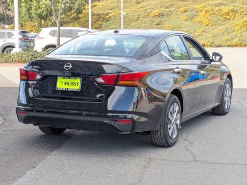2025 Nissan Altima S FWD
