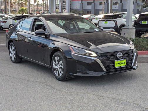 2025 Nissan Altima S FWD