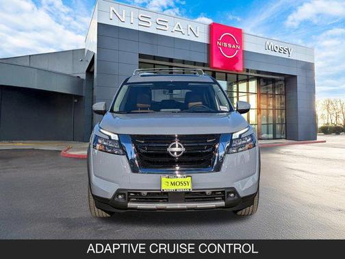 2025 Nissan Pathfinder Platinum 4WD