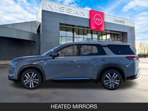 2025 Nissan Pathfinder Platinum 4WD