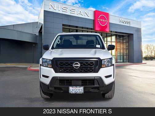 2023 Nissan Frontier S