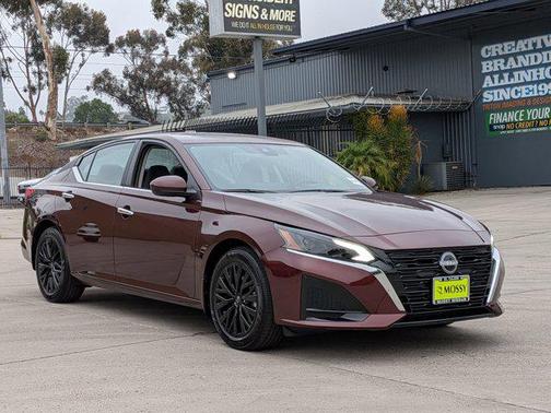 2025 Nissan Altima SV FWD