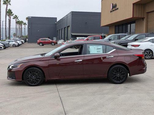 2025 Nissan Altima SV FWD