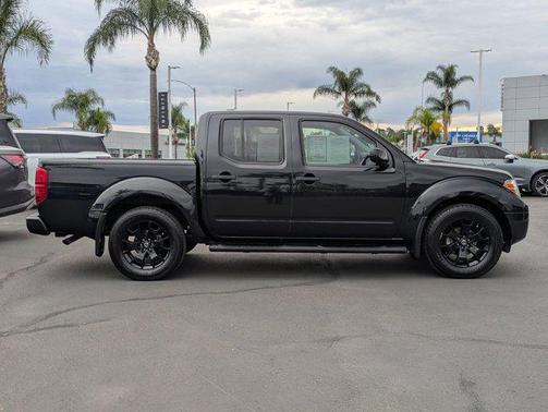 2021 Nissan Frontier SV