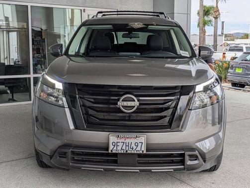 2023 Nissan Pathfinder SV