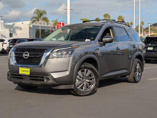 2025 Nissan Pathfinder SV FWD