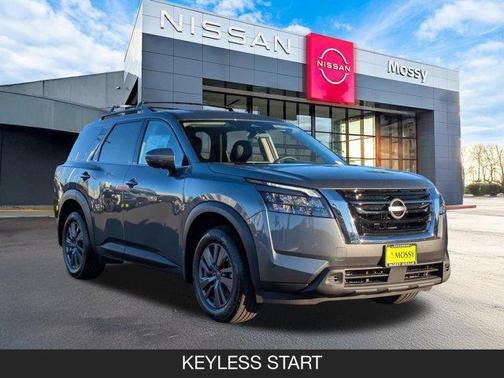 2025 Nissan Pathfinder SV FWD