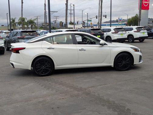 2025 Nissan Altima SV FWD