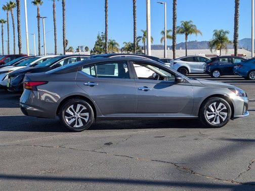 2025 Nissan Altima S FWD