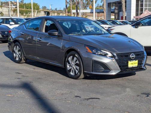 2025 Nissan Altima S FWD