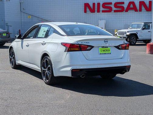 2025 Nissan Altima SR FWD