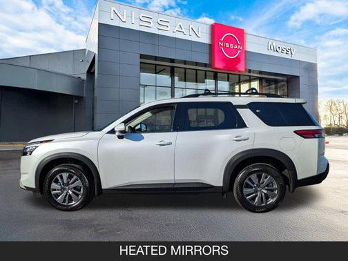 2025 Nissan Pathfinder SV FWD