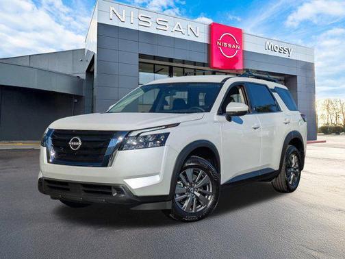 2025 Nissan Pathfinder SV FWD