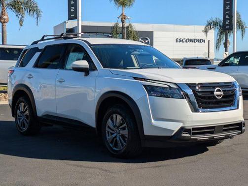 2025 Nissan Pathfinder SV FWD