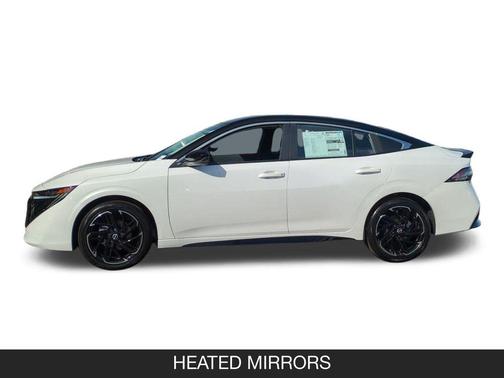 Aspen White Tricoat/Super Black 2026 Nissan Sentra SR