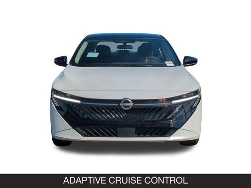 Aspen White Tricoat/Super Black 2026 Nissan Sentra SR