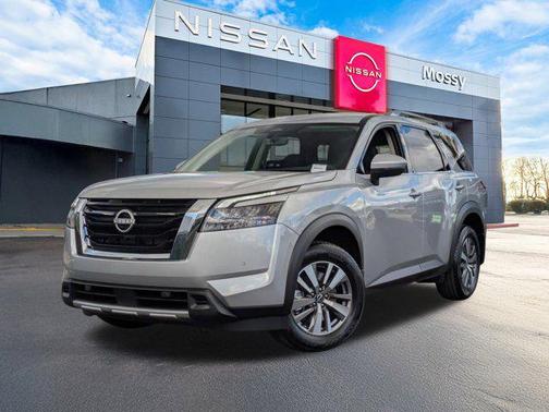 2025 Nissan Pathfinder SL FWD