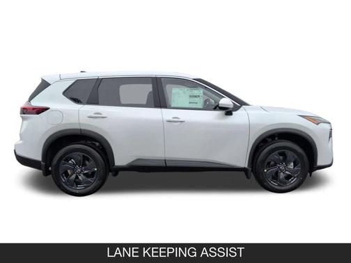 Everest White Pearl Tricoat 2026 Nissan Rogue SV