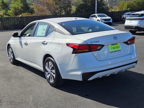 2025 Nissan Altima S FWD