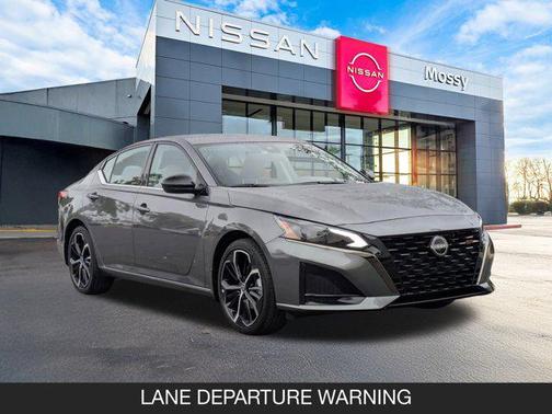 2025 Nissan Altima SR FWD