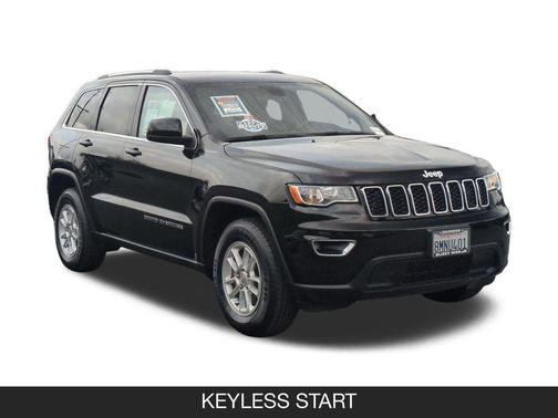 Diamond Black Crystal Pearlcoat 2019 Jeep Grand Cherokee Laredo