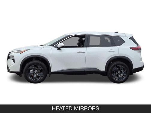 Everest White Pearl Tricoat 2026 Nissan Rogue SV