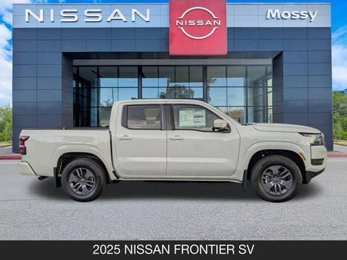 2025 Nissan Frontier SV