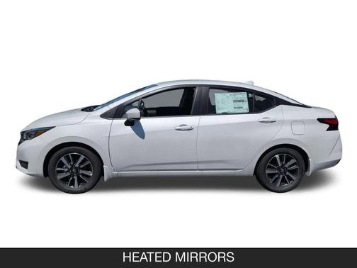 Aspen White Tricoat 2025 Nissan Versa 1.6 SV