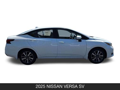 Aspen White Tricoat 2025 Nissan Versa 1.6 SV