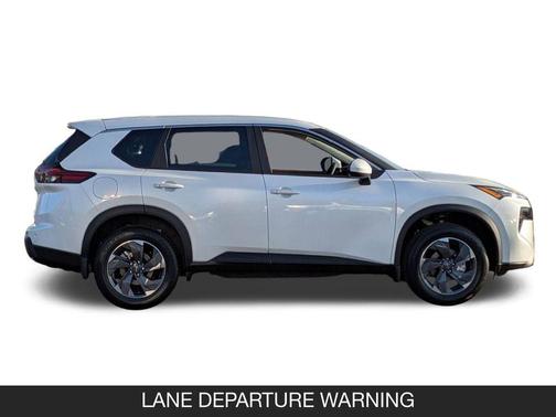 Everest White Pearl Tricoat 2026 Nissan Rogue SV